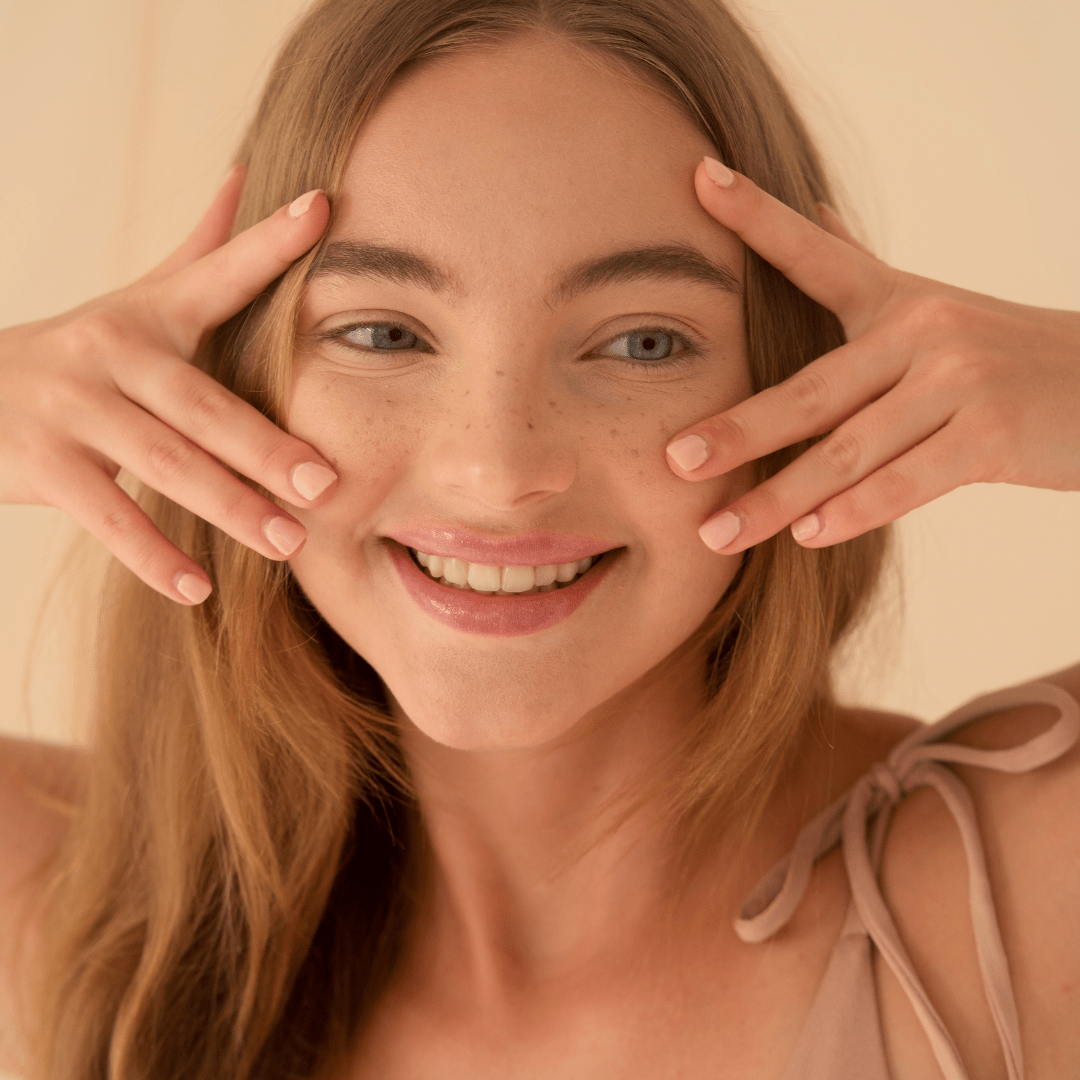 From T-Zone to Cheeks: Skincare Serums for Combination Skin's Versatility - Rena Roots™